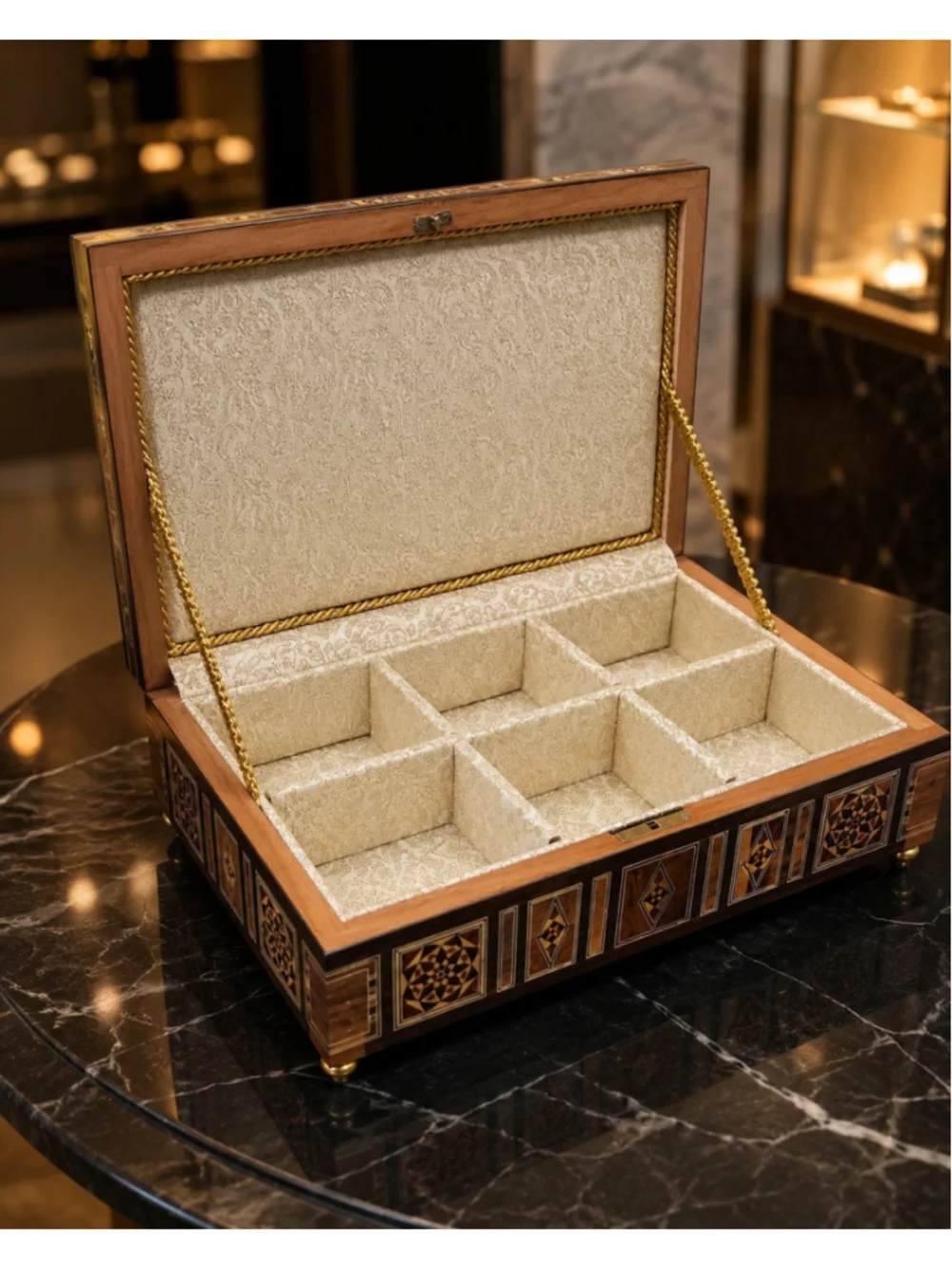 Royal Sultan Damascus Mosaic Jewelry Box Mother of Pearl Lock Key